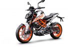 170590_KTM 390 DUKE White ABS Front Left MY 2017