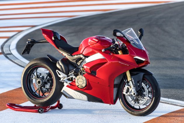 The Ducati Panigale V4 S - First Ride Impressions! - ZA Bikers / ZA ...