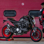 MY21_DUCATI_MONSTER_PLUS_AMBIENCE _10__UC214596_High