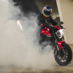 MY21_DUCATI_MONSTER_PLUS_AMBIENCE _23__UC214613_High