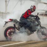 MY21_DUCATI_MONSTER_PLUS_AMBIENCE _57__UC214612_High