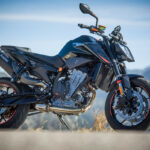 369689_KTM 890 DUKE