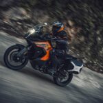 KTM 1290 SUPER ADVENTURE S_Action-4