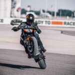 KTM 890 DUKE – Action (1)