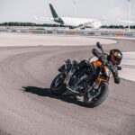 KTM 890 DUKE – Action (1) copy 4