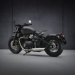 2021-Triumph-Bonneville-Bobber-Hero-04