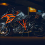 420158_MY22 KTM 1290 SUPER DUKE GT_ Static