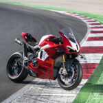 MY23_Ducati_Panigale_V4_R_062_UC440902_High