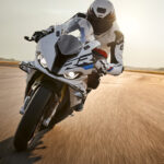 P90480035_highRes_the-new-bmw-s-1000-r