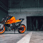 MY24 KTM 990 DUKE (2)