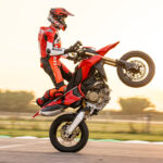 MY24_HYPERMOTARD_698_MONO _356__UC575865_High