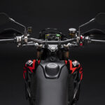 MY24_HYPERMOTARD_698_MONO_16_UC575834_High