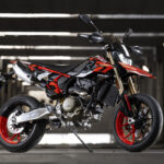 MY24_HYPERMOTARD_698_MONO_DYN _39__UC575963_High