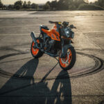 551926_MY24 KTM 990 DUKE_Static_Cat A_Static_STATIC_02_STATIC