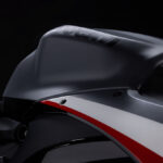 MY25_DUCATI_PANIGALE_V2_SUPERQUADRO_FE _15__UC659800_Low