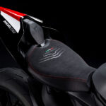 MY25_DUCATI_PANIGALE_V2_SUPERQUADRO_FE _19__UC659809_Low