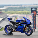 2025-Yamaha-YZF900R9-EU-Icon_Blue-Static-002-03